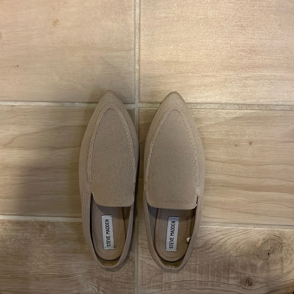 Steve Madden slip ons: LIKE NEW